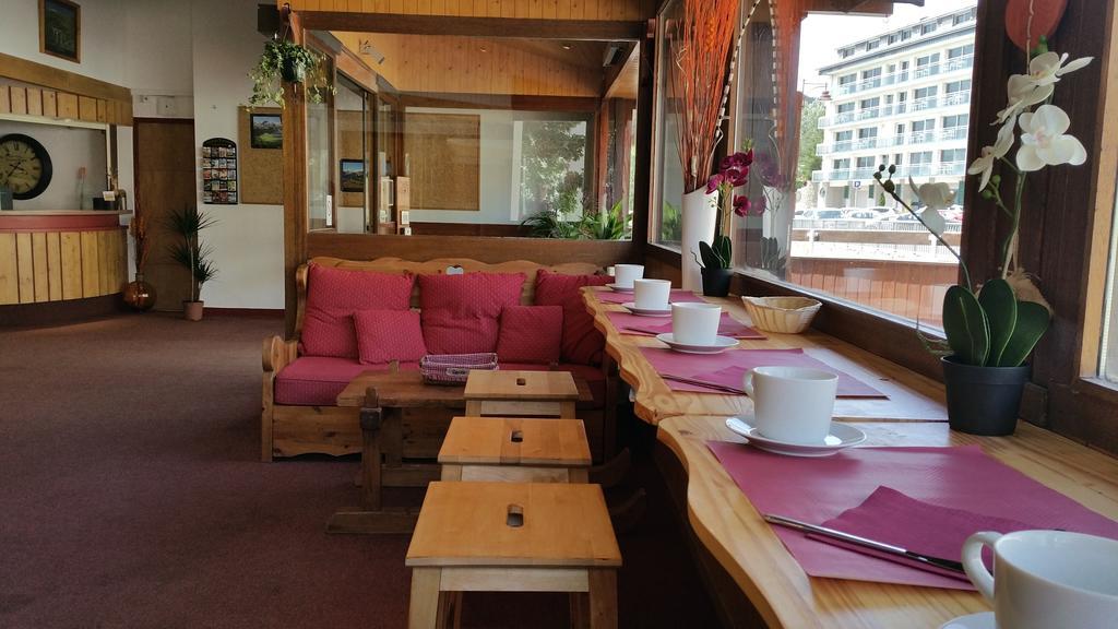 Aparthotel Les Balcons Du Soleil Font-Romeu-Odeillo-Via Exterior foto
