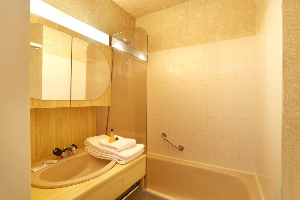 Aparthotel Les Balcons Du Soleil Font-Romeu-Odeillo-Via Exterior foto