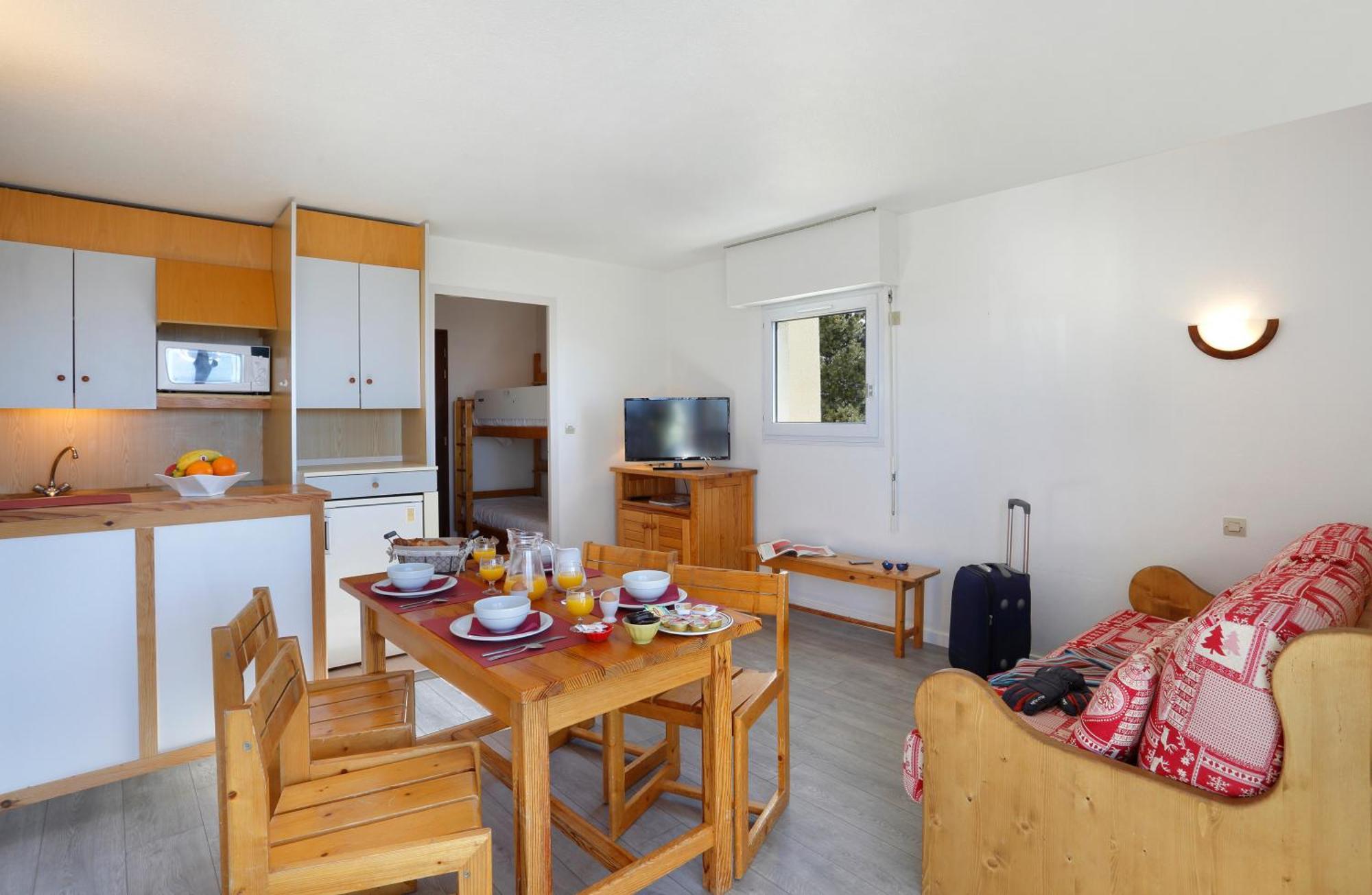 Aparthotel Les Balcons Du Soleil Font-Romeu-Odeillo-Via Exterior foto