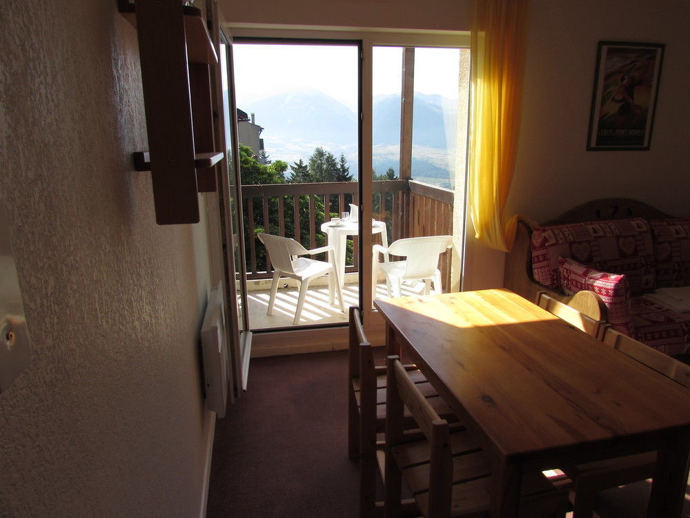 Aparthotel Les Balcons Du Soleil Font-Romeu-Odeillo-Via Exterior foto